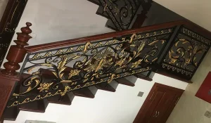 cầu thang sắt mỹ thuật tay gỗ